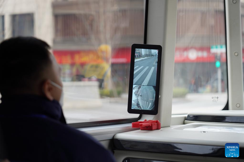 Intelligent connected bus in trial operation in Xiong'an New Area, N China